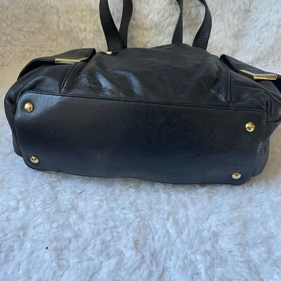 Authentic Michael Kors Beverly soft leather black drawstring satchel - Picture 4 of 12